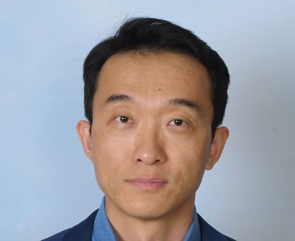 图片为UOP教授刘博士的脸. 王长.